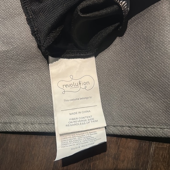 NWT Revolution RC21588 printed spandex recital/acrobatics unitard. Glitter free! - Picture 4 of 5